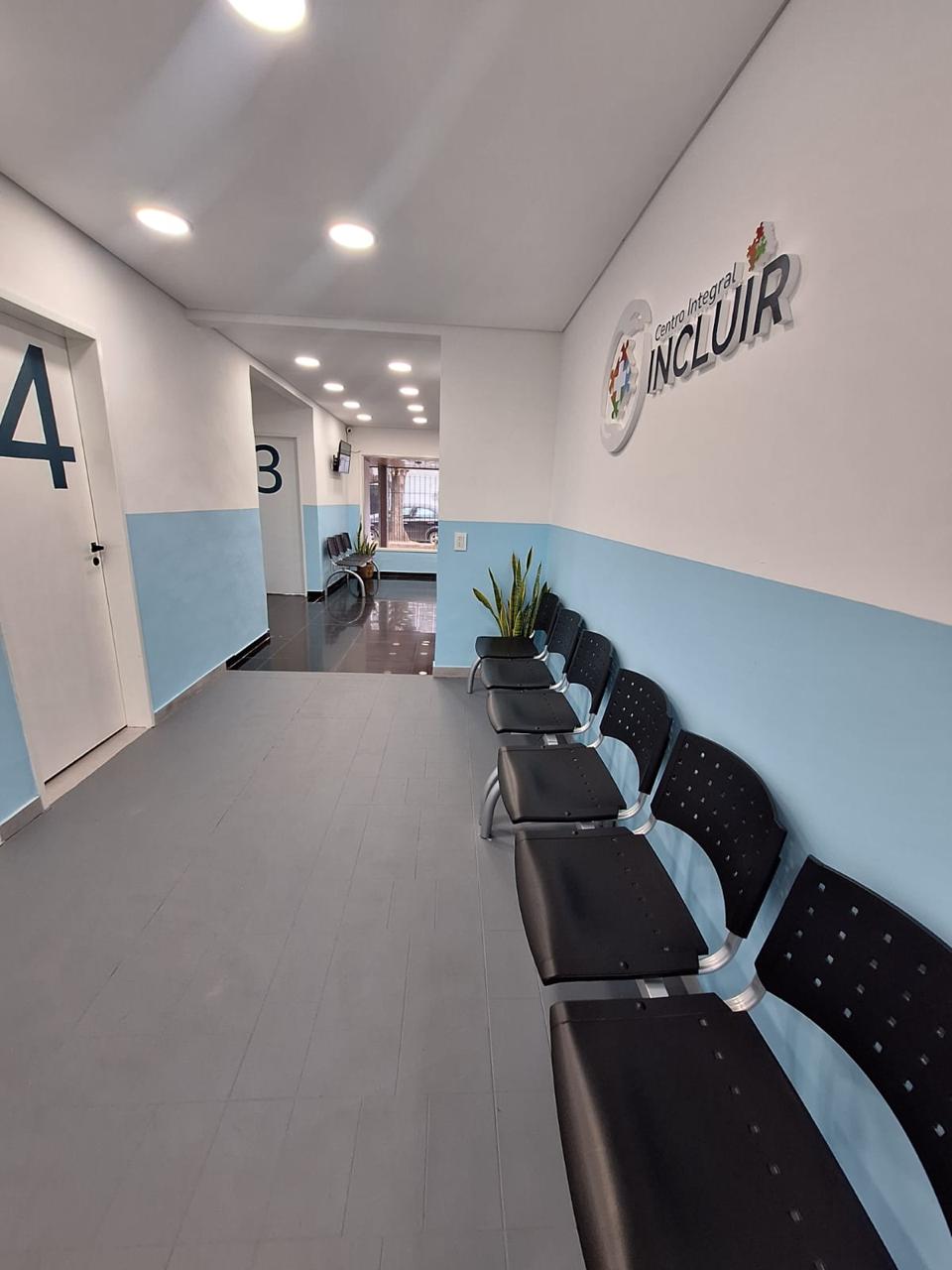 Profesional acompañando procesos